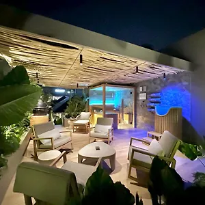 Sin Nombre Bali - Sauna, Ice Bath & Roof Terrace 酒店